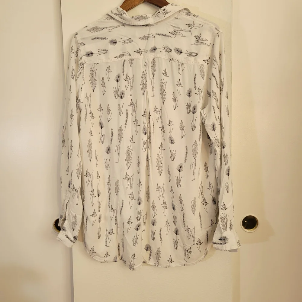 Velvet Heart White and Black Botanical Button Down Shirt - Picture 3 of 5